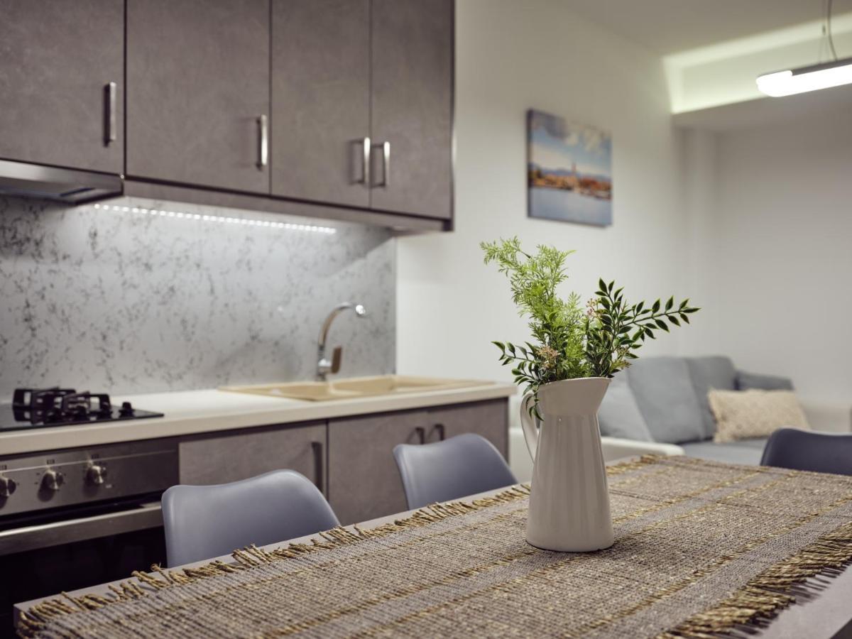 Dareia Suites Planos  Luaran gambar