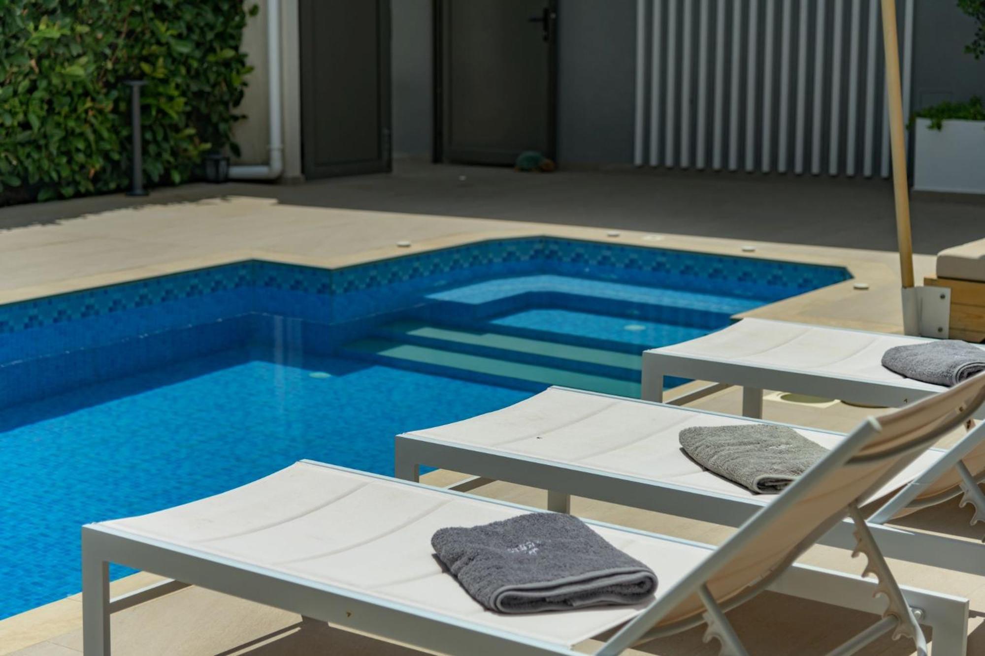 Dareia Suites Planos  Luaran gambar